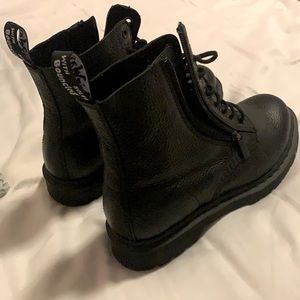Doc Martens - pascal w/ zip, BLACK